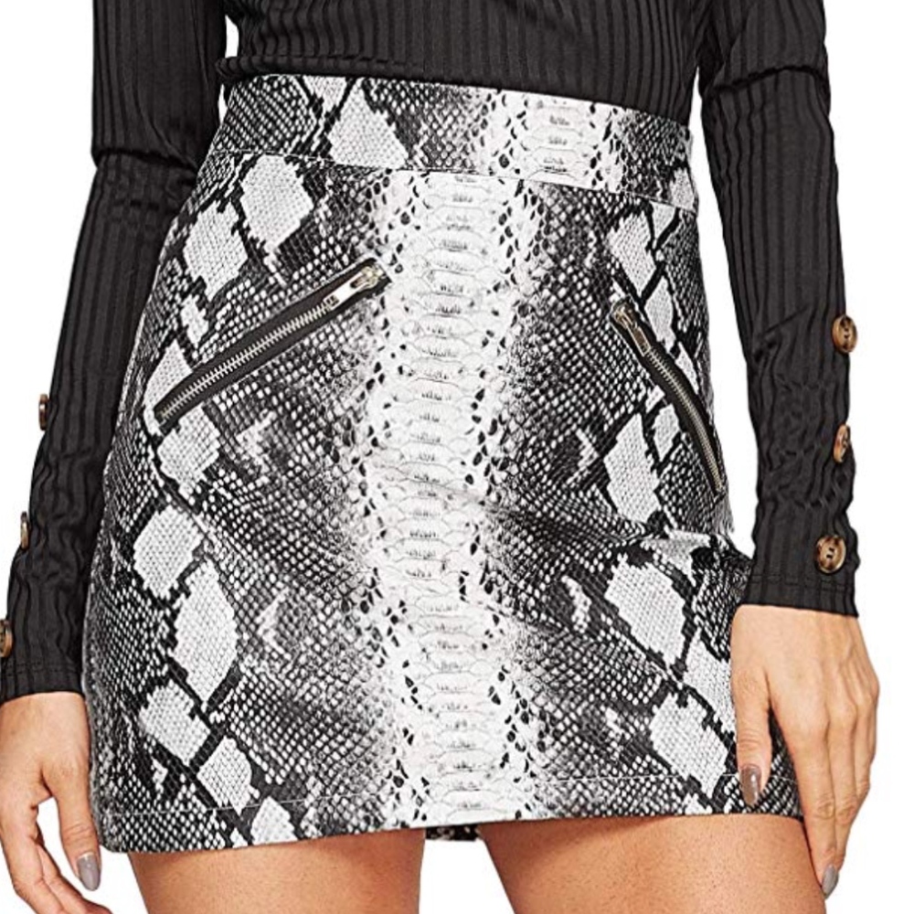 Women's grey/black snake skin skirt